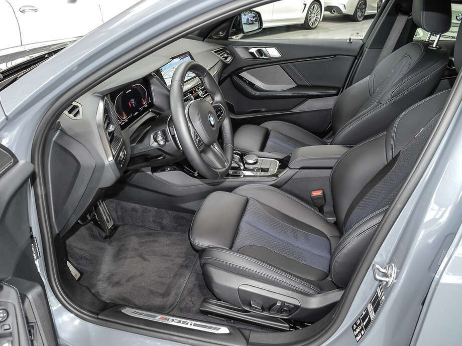 BMW M135i (Bild 12/19)