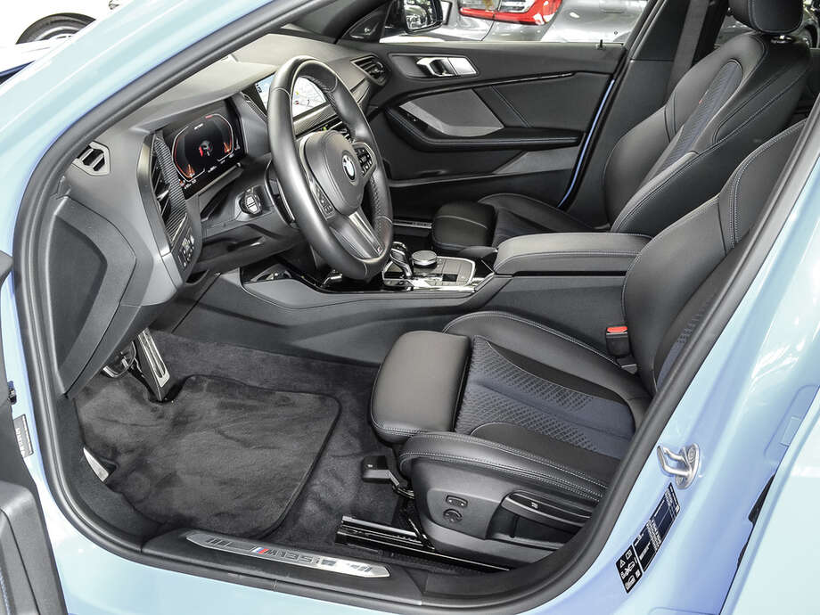 BMW M135i (Bild 14/18)