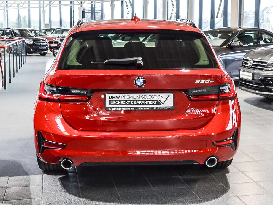 BMW 330e (Bild 5/21)