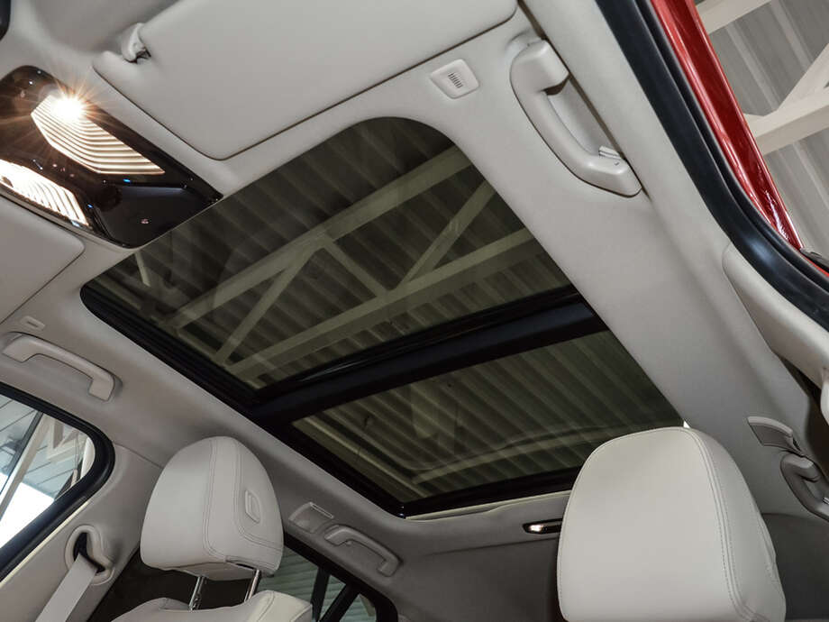 BMW 330e (Bild 19/21)