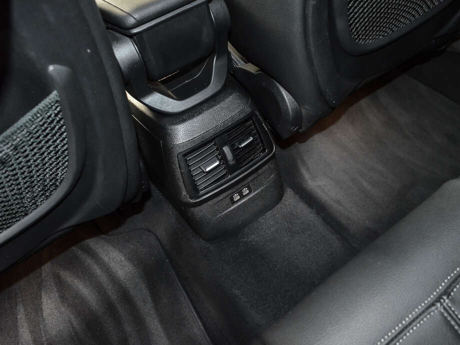 BMW 220 Gran Tourer (Bild 18/19)