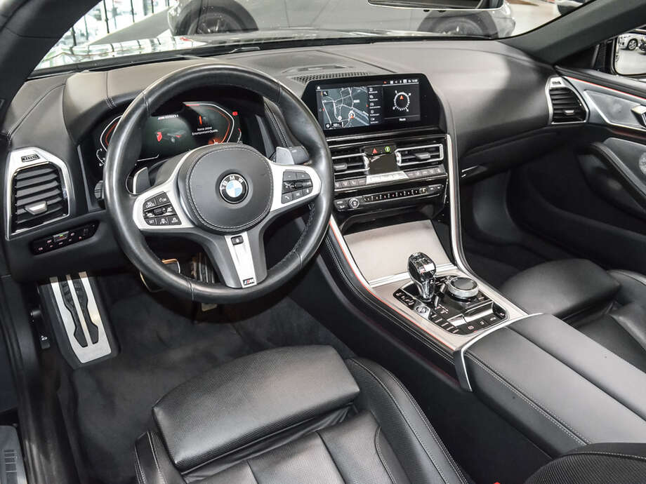 BMW M850i xDrive Cabrio (Bild 8/19)