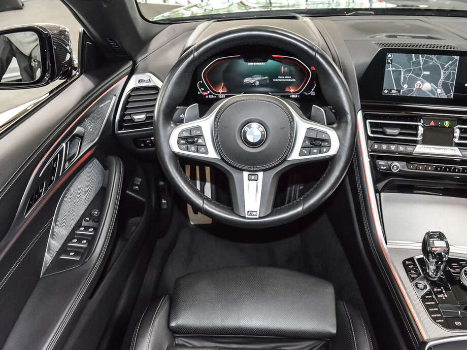 BMW M850i xDrive Cabrio (Bild 10/19)