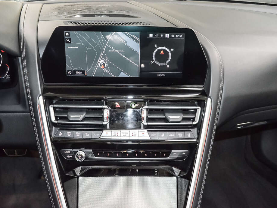 BMW M850i xDrive Cabrio (Bild 11/19)