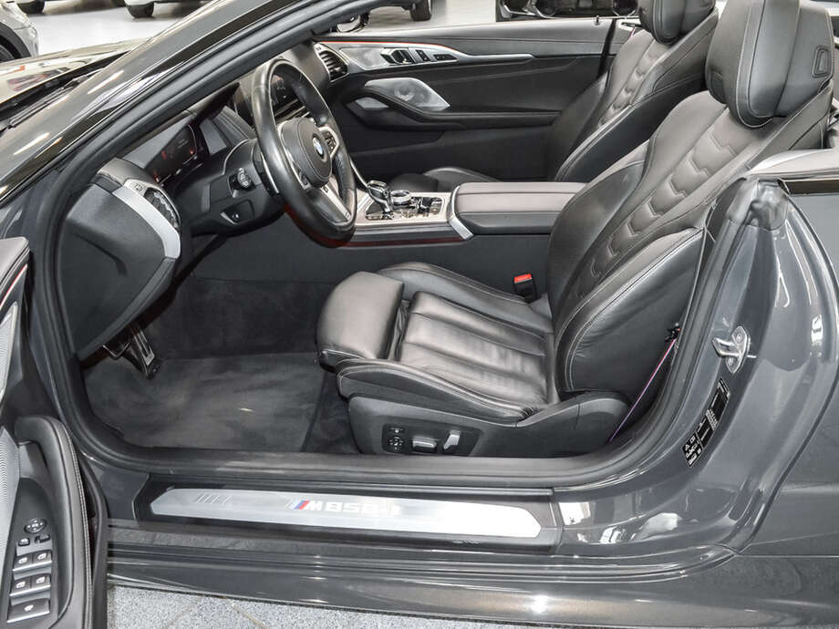 BMW M850i xDrive Cabrio (Bild 16/19)