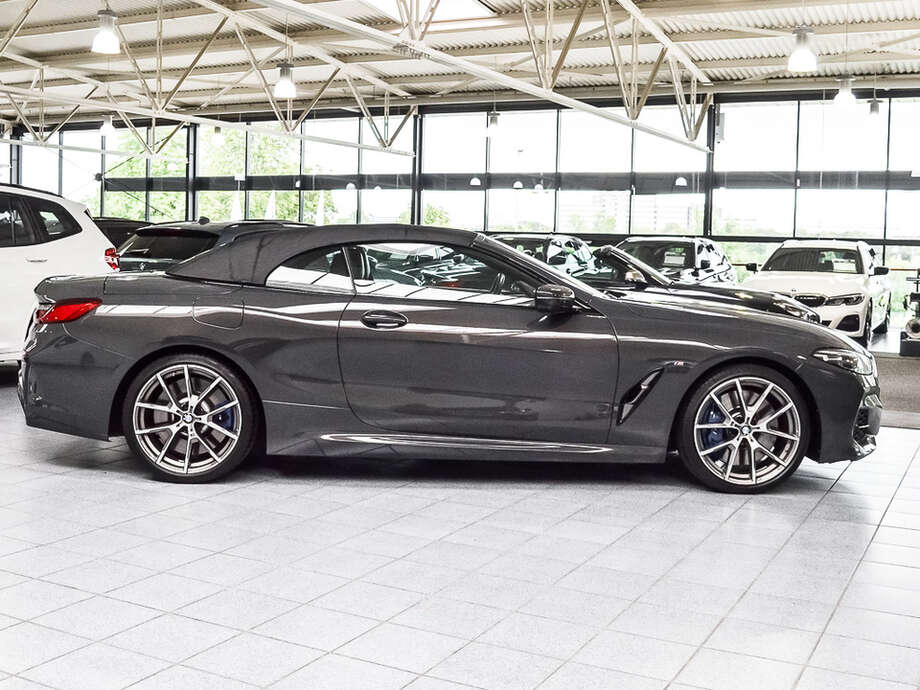 BMW M850i xDrive Cabrio (Bild 19/19)