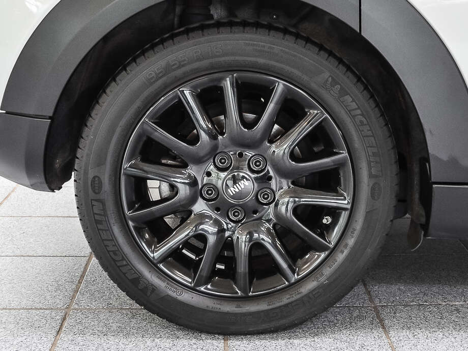 MINI Cooper (Bild 6/17)
