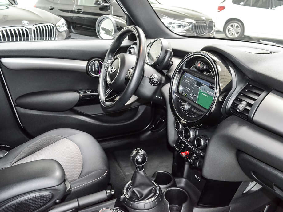 MINI Cooper (Bild 7/17)