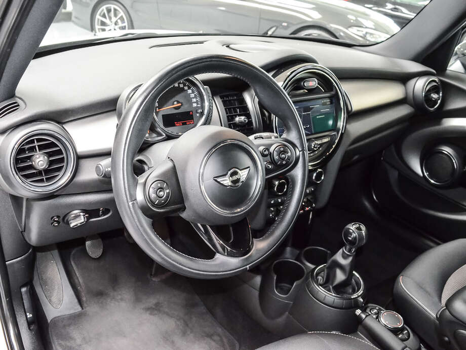 MINI Cooper (Bild 8/17)