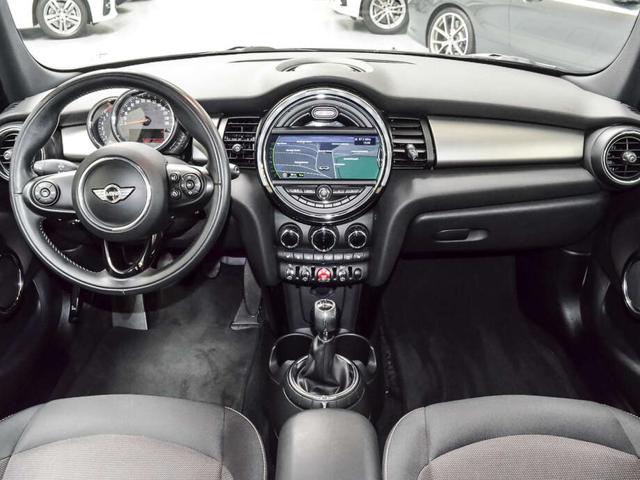 MINI Cooper (Bild 9/17)