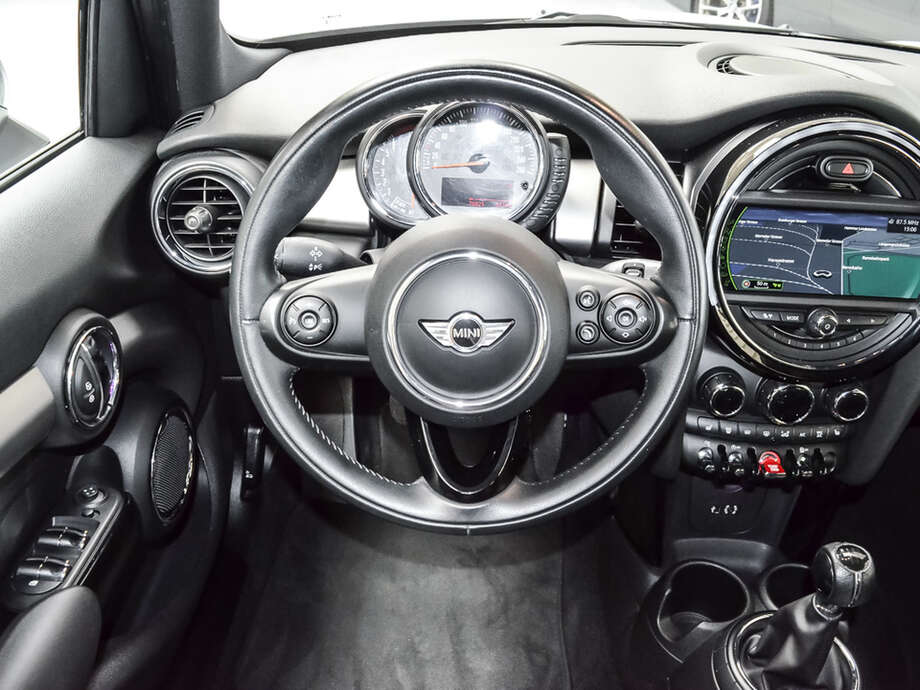MINI Cooper (Bild 10/17)
