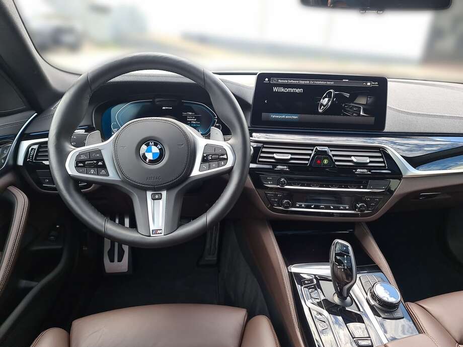 BMW 530e xDrive Touring (Bild 11/24)