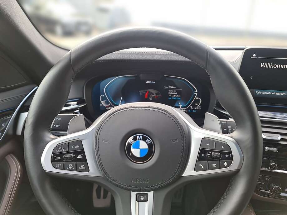 BMW 530e xDrive Touring (Bild 14/24)