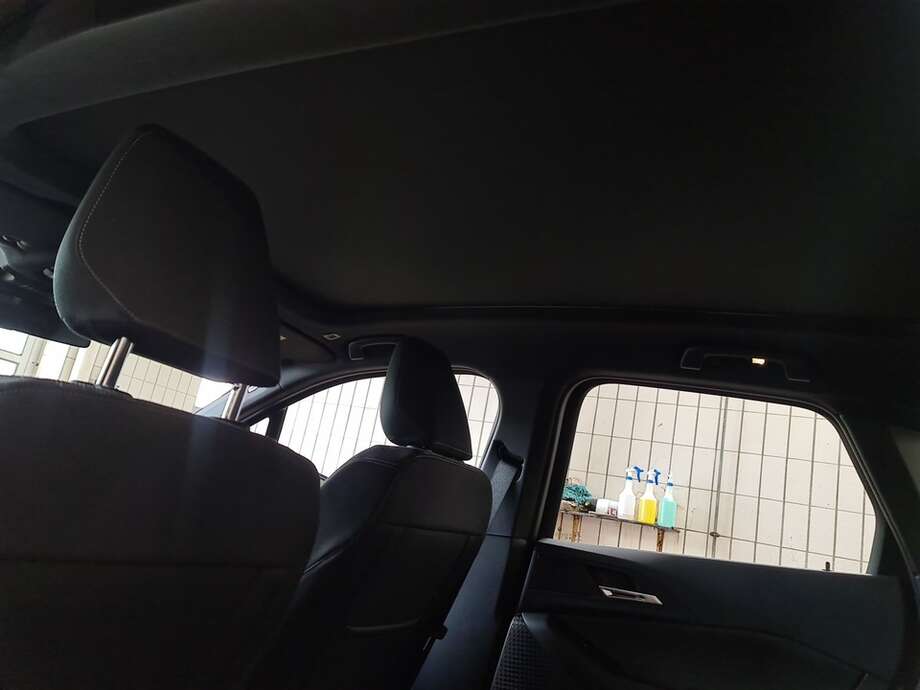 BMW 218 Active Tourer (Bild 22/23)