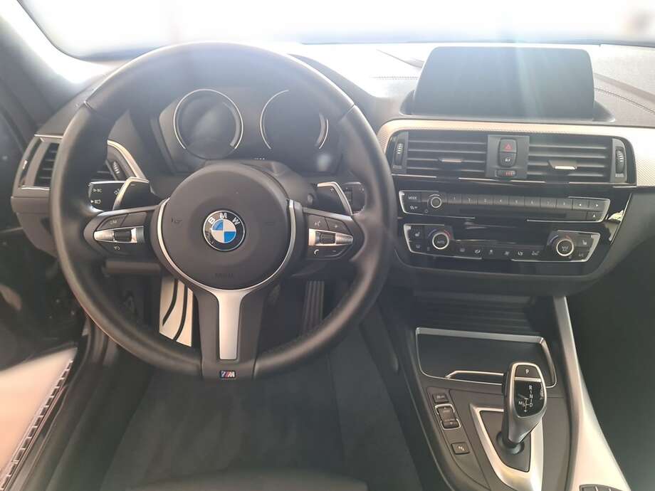 BMW 230i (Bild 12/24)
