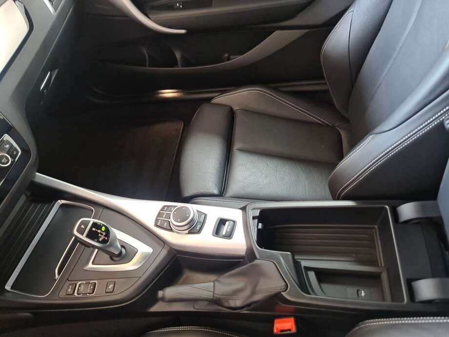 BMW 230i (Bild 23/24)