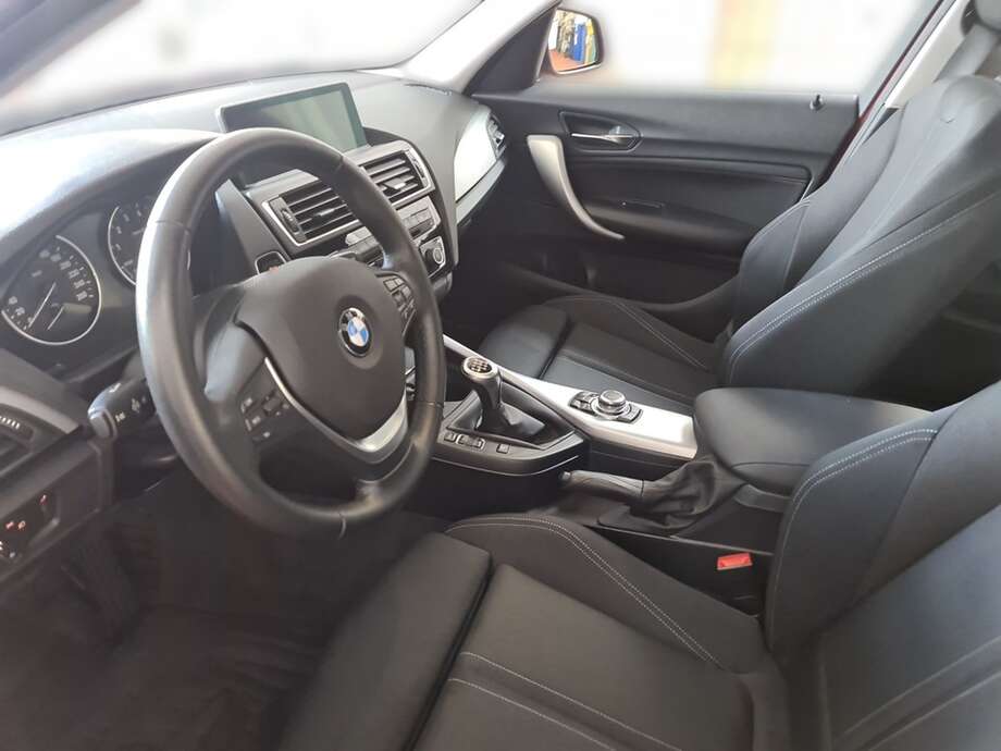 BMW 118i (Bild 10/24)