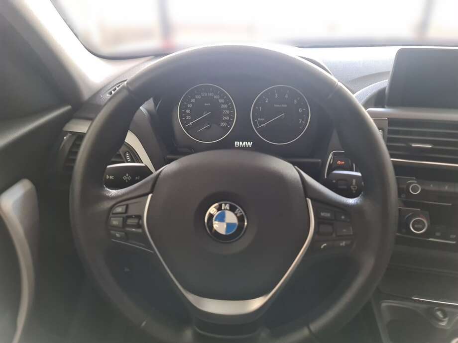 BMW 118i (Bild 14/24)