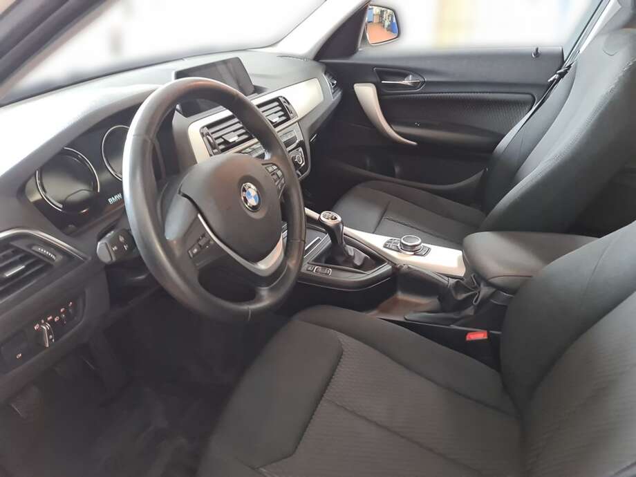 BMW 118i (Bild 10/24)