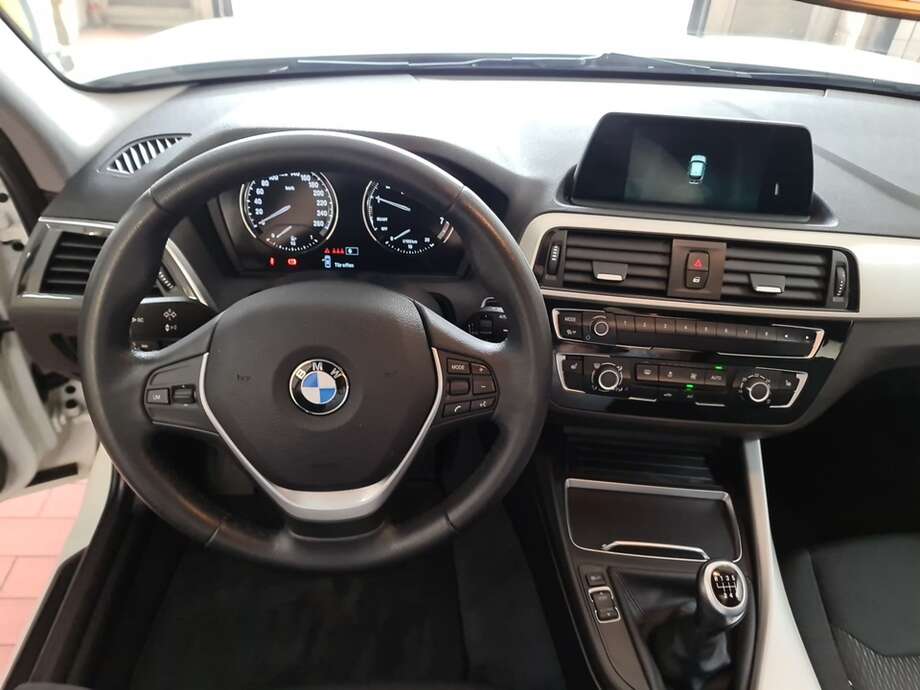 BMW 118i (Bild 24/24)