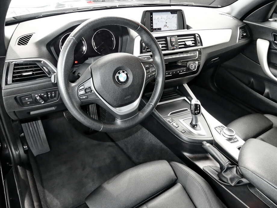 BMW 220i (Bild 8/15)