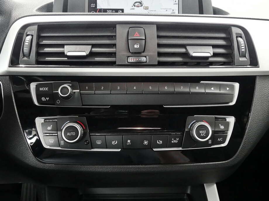 BMW 220i (Bild 10/15)