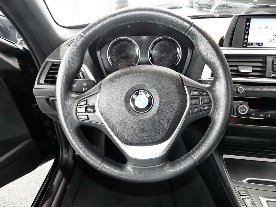 BMW 220i (Bild 14/15)