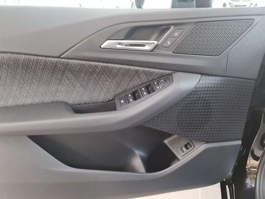 BMW 218 Active Tourer (Bild 22/24)