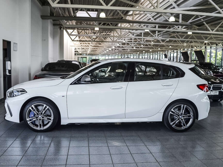 BMW M135i (Bild 4/18)