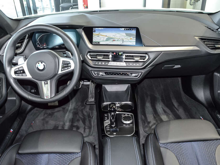 BMW M135i (Bild 9/18)