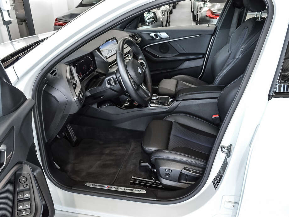BMW M135i (Bild 15/18)
