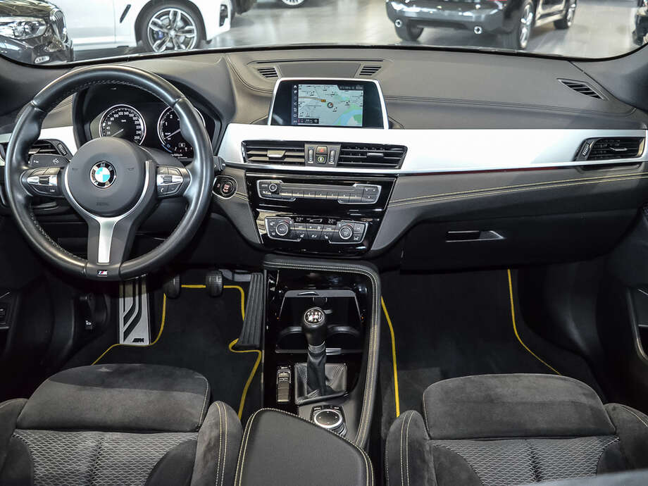BMW X2 (Bild 9/18)