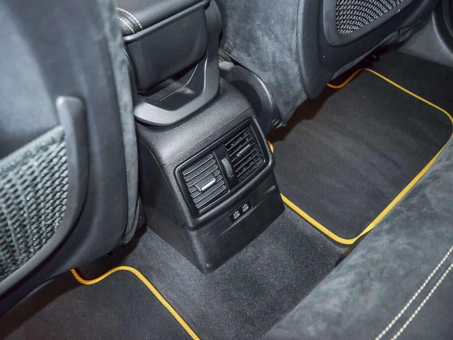 BMW X2 (Bild 17/18)