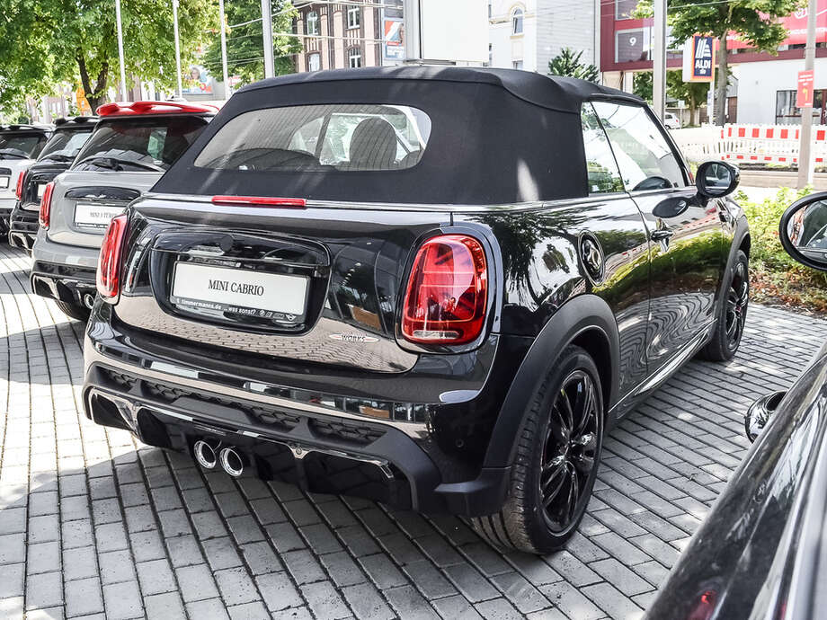 MINI John Cooper Works Cabrio (Bild 2/15)