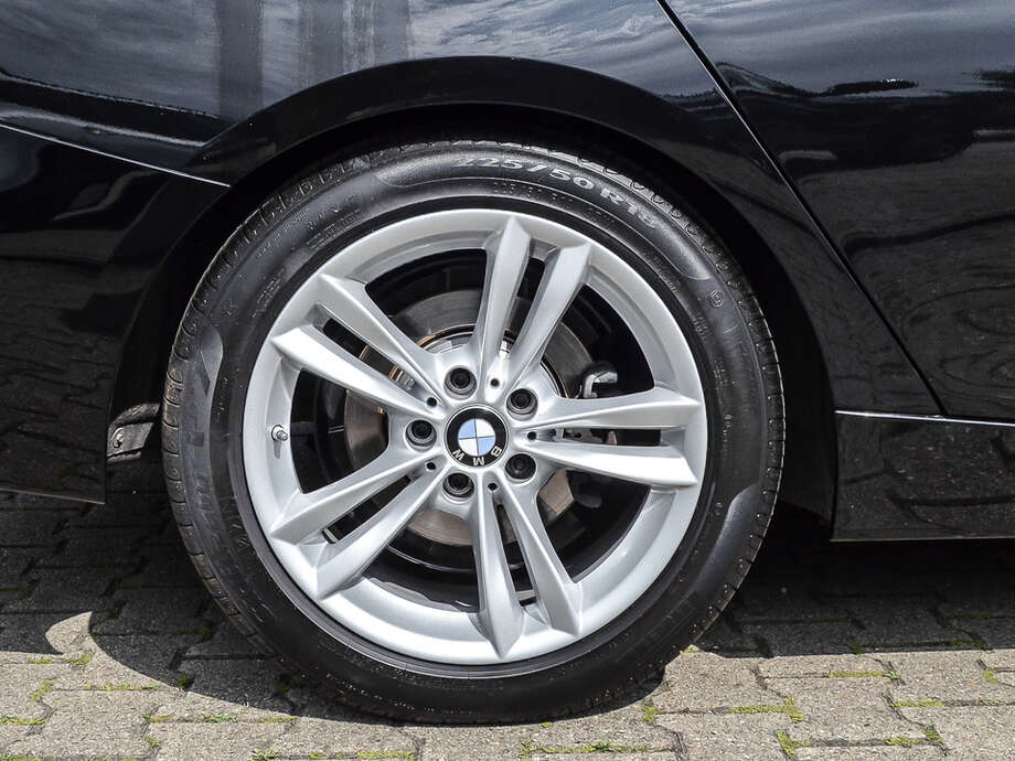 BMW 320i Gran Turismo Advantage Automatic (Bild 6/16)