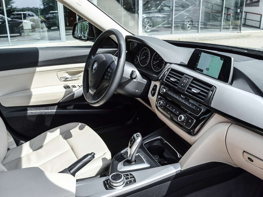 BMW 320i Gran Turismo Advantage Automatic (Bild 7/16)