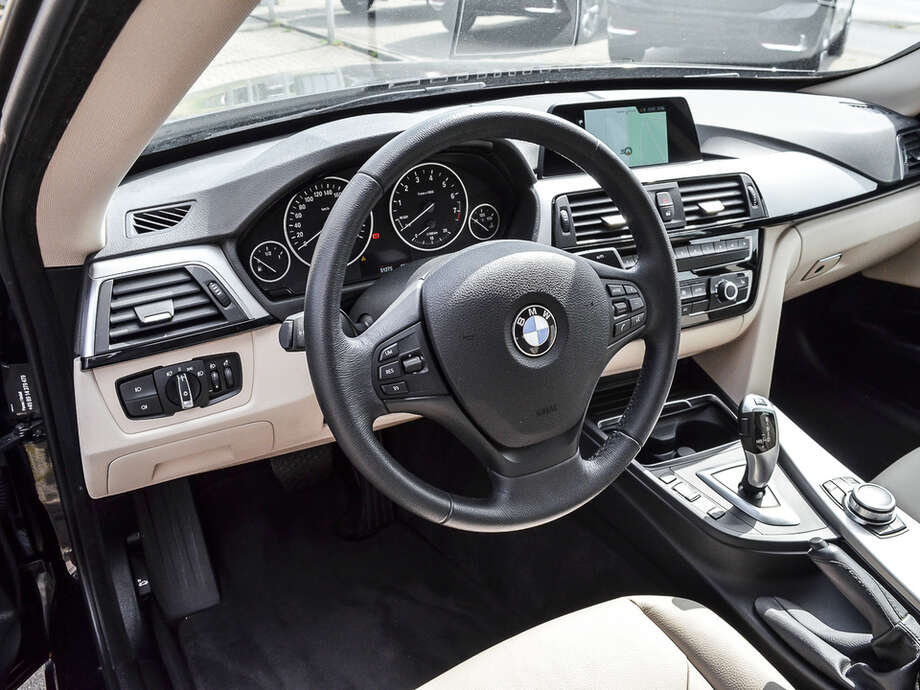 BMW 320i Gran Turismo Advantage Automatic (Bild 8/16)