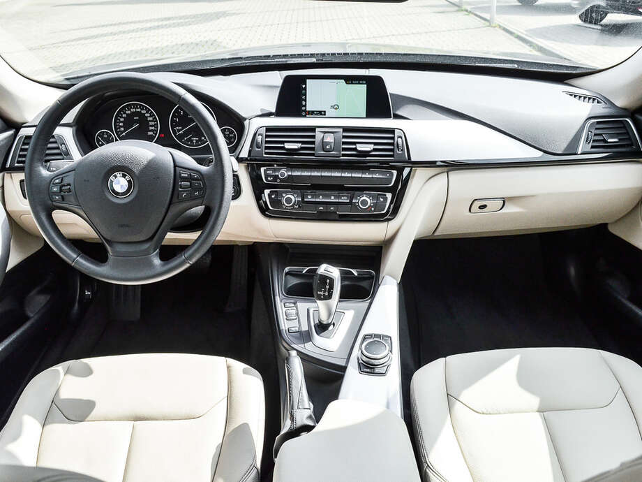 BMW 320i Gran Turismo Advantage Automatic (Bild 9/16)