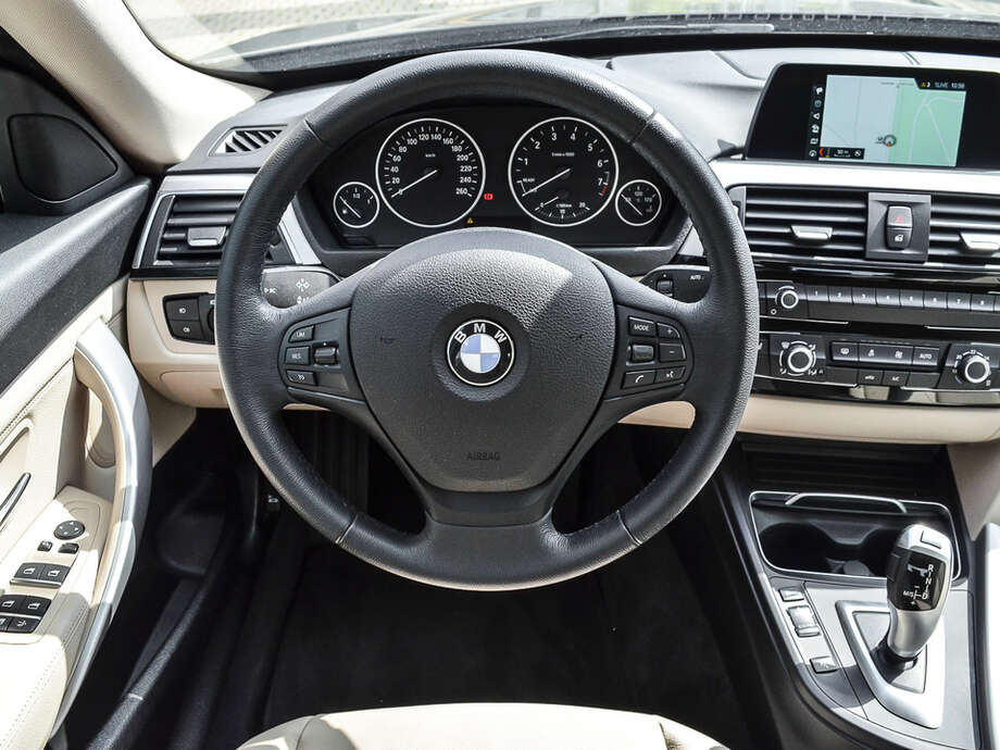 BMW 320i Gran Turismo Advantage Automatic (Bild 10/16)