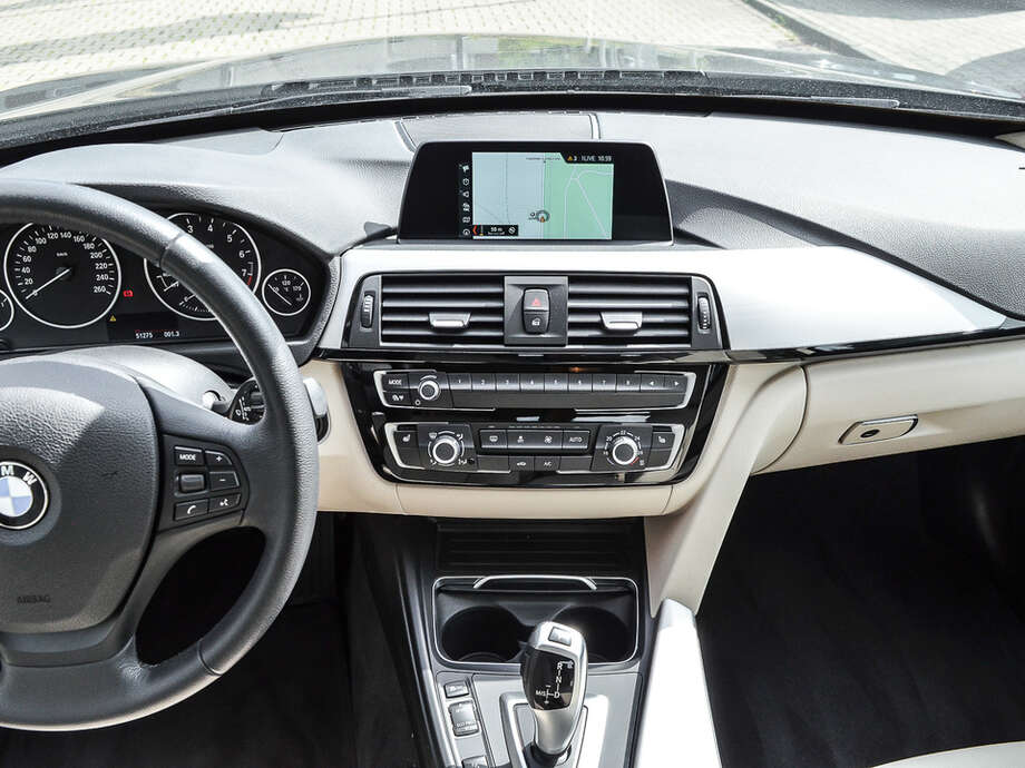 BMW 320i Gran Turismo Advantage Automatic (Bild 11/16)