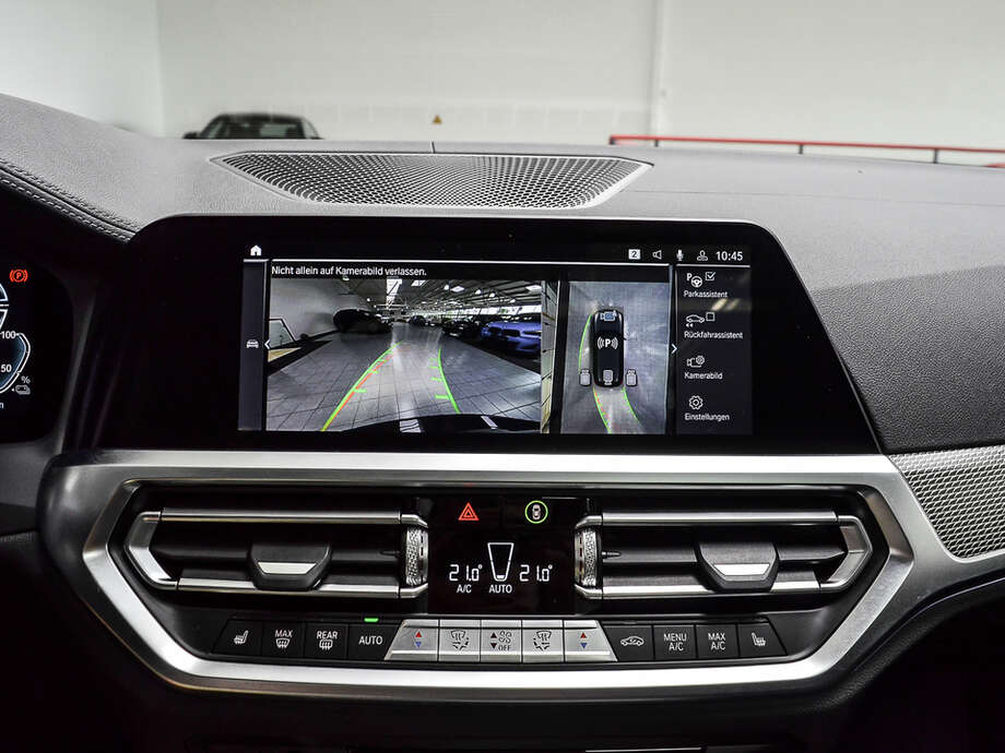 BMW 330e (Bild 12/21)