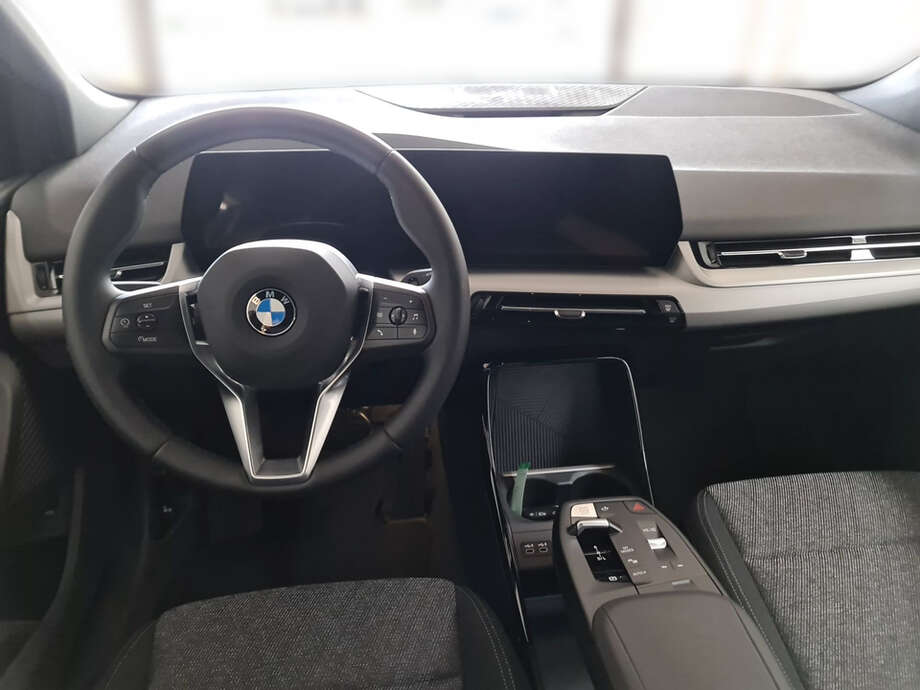 BMW 218 Active Tourer (Bild 12/24)