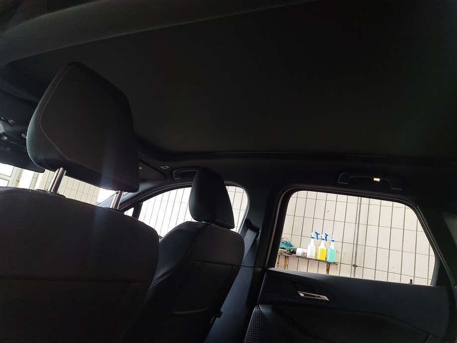 BMW 218 Active Tourer (Bild 23/24)