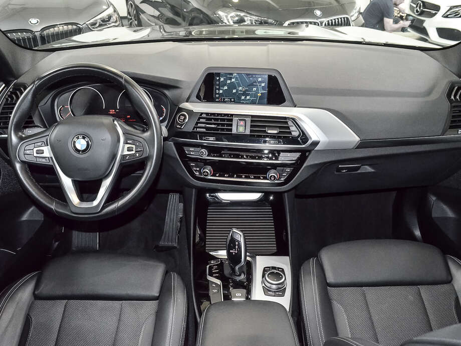 BMW X3 (Bild 9/17)