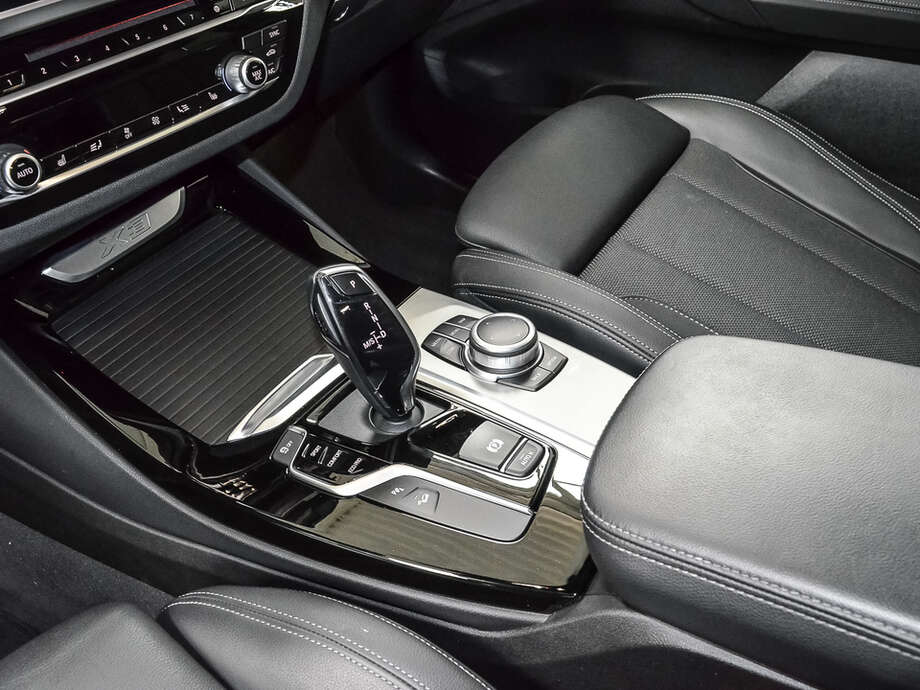 BMW X3 (Bild 11/17)