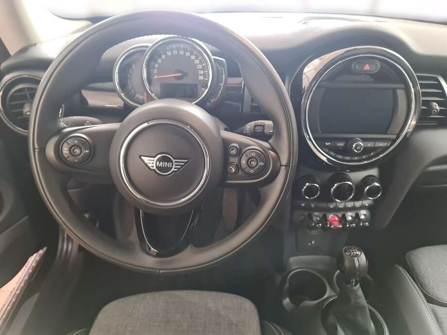 MINI Cooper (Bild 13/22)
