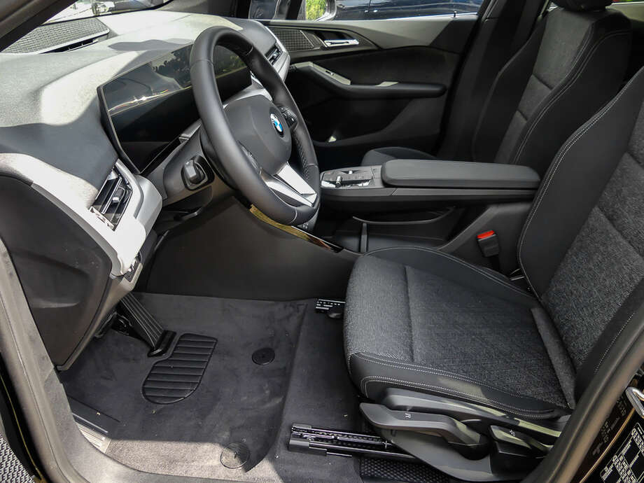 BMW 218 Active Tourer (Bild 10/14)