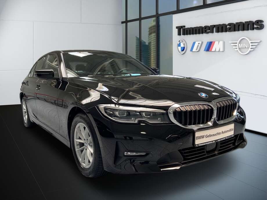 BMW 320d (Bild 7/17)