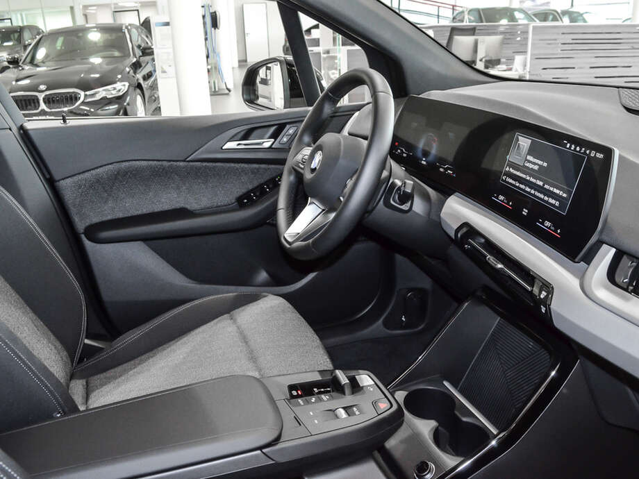 BMW 218 Active Tourer (Bild 4/17)