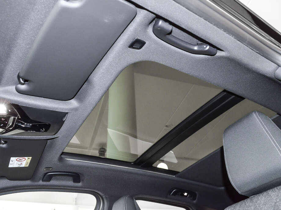 BMW 218 Active Tourer (Bild 10/17)